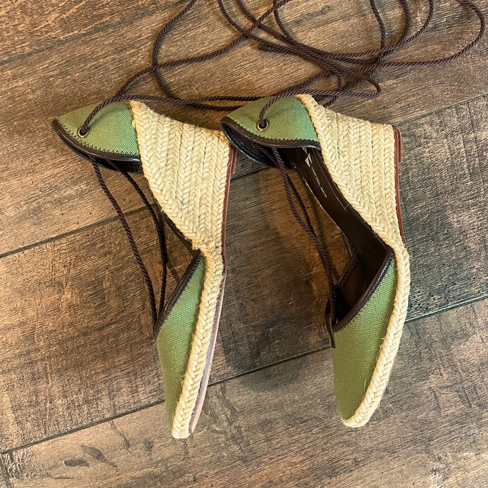 Daniblack espadrilles in olive color. Size 8.